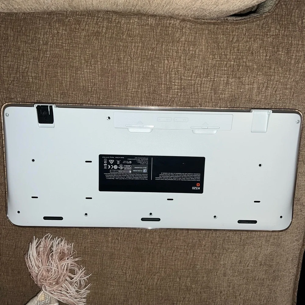 Logitech wireless keyboard missing one of the bottom legs but excellent quality
